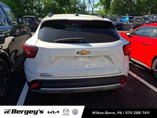 Summit White 2024 Chevrolet Trax LT