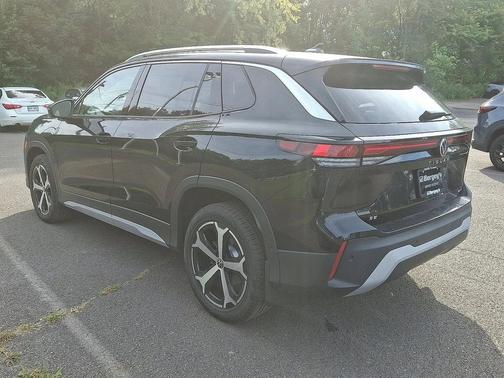 2025 Volkswagen Tiguan 2.0T SE 4MOTION