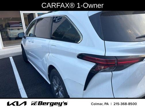 2022 Toyota Sienna LE