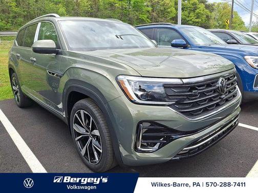 Avocado Green Pearl 2026 Volkswagen Atlas 2.0T SEL Premium R-Line 4MOTION