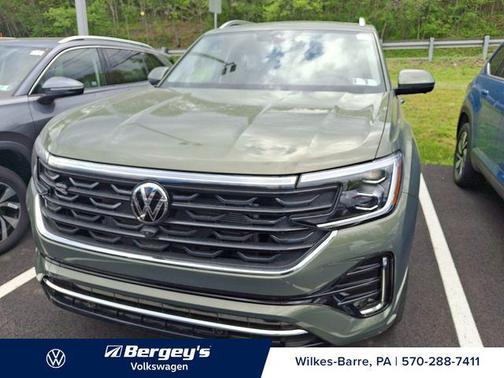 Avocado Green Pearl 2026 Volkswagen Atlas 2.0T SEL Premium R-Line 4MOTION
