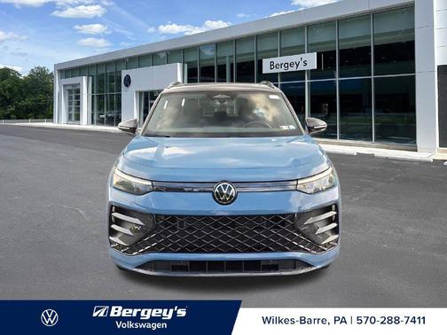 Monterey Blue w/Deep Black Roof 2026 Volkswagen Tiguan 2.0T SE R-Line Black 4MOTION