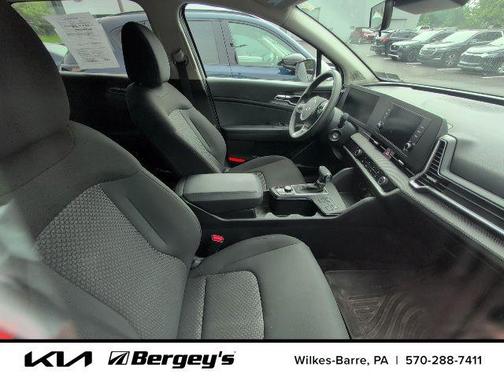 Snow White Pearl 2024 Kia Sportage LX