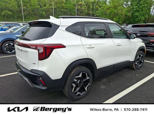 Snow White Pearl 2025 Kia Seltos EX