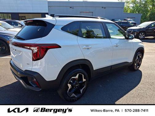 Snow White Pearl 2025 Kia Seltos EX
