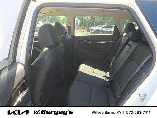 Snow White Pearl 2025 Kia Seltos EX