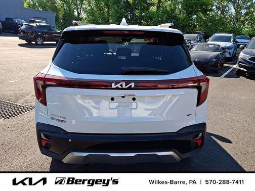 Snow White Pearl 2025 Kia Seltos EX