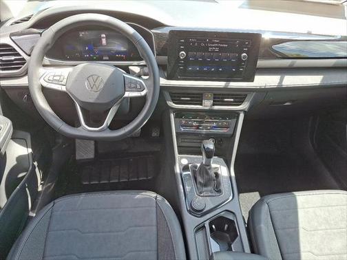 2025 Volkswagen Taos 1.5T SE Black