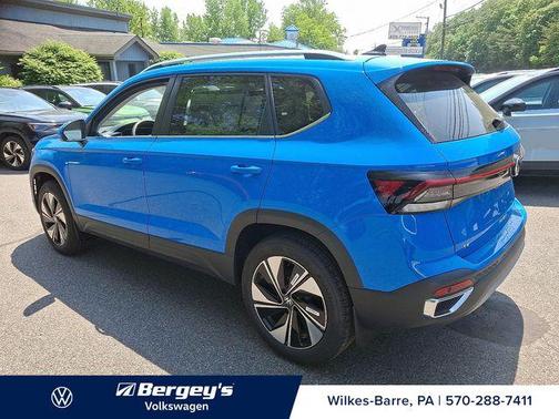 2025 Volkswagen Taos 1.5T SE