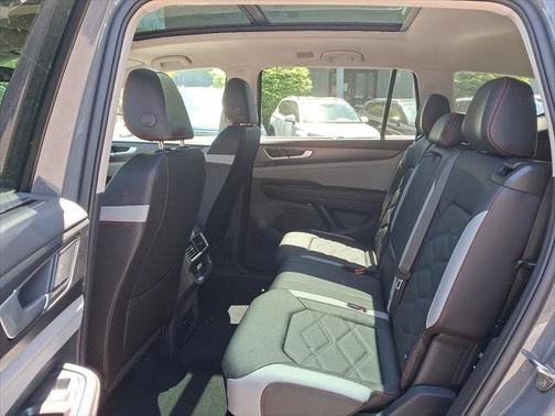 2025 Volkswagen Atlas 2.0T Peak Edition