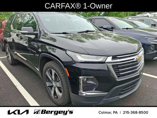 Mosaic Black Metallic 2022 Chevrolet Traverse LT Leather