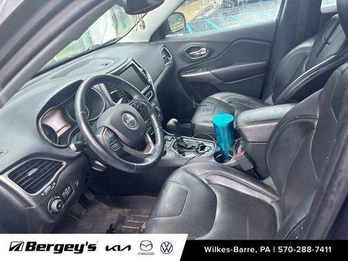 Granite Crystal Metallic Clearcoat 2019 Jeep Cherokee Limited