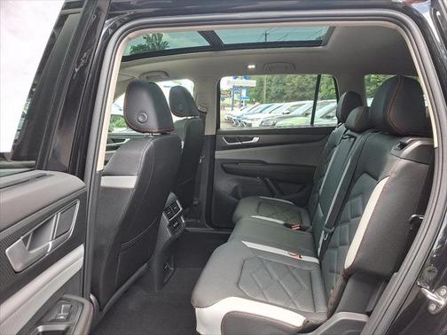 2025 Volkswagen Atlas 2.0T Peak Edition