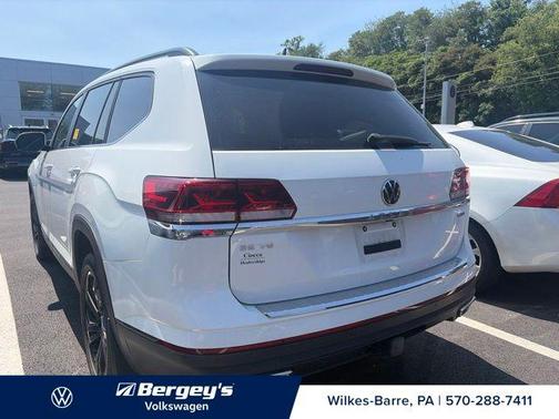 Pure White 2023 Volkswagen Atlas 3.6L SE w/Technology