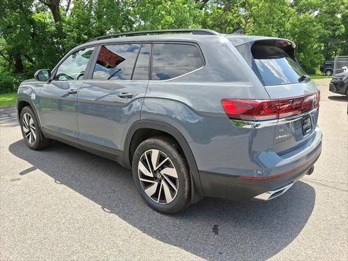 2025 Volkswagen Atlas 2.0T SE w/Technology 4MOTION