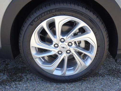 Sterling Gray Metallic 2027 Chevrolet Bolt LT