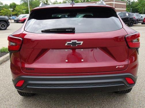 Crimson 2024 Chevrolet Trax 2RS