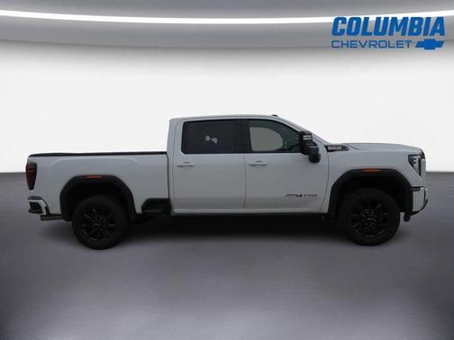 Summit White 2024 GMC Sierra 2500 AT4