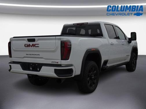 Summit White 2024 GMC Sierra 2500 AT4