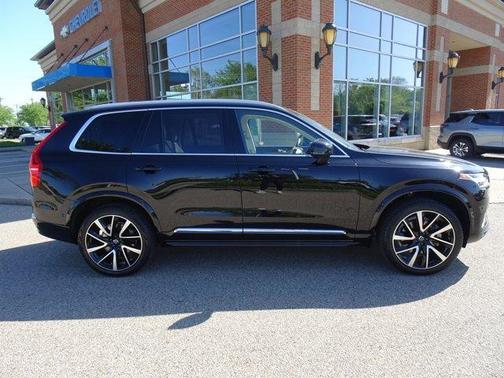 2025 Volvo XC90 B5 Plus
