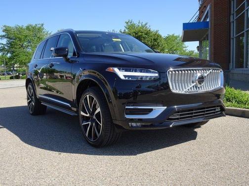 2025 Volvo XC90 B5 Plus