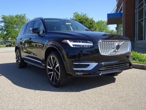 2025 Volvo XC90 B5 Plus