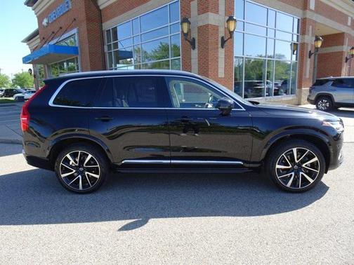 2025 Volvo XC90 B5 Plus