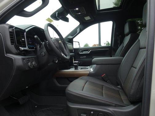 White Sand 2026 Chevrolet Silverado 1500 High Country