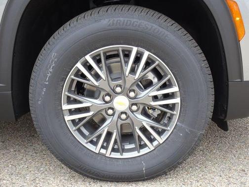 Sterling Gray Metallic 2026 Chevrolet Traverse LT