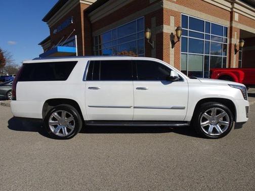 2017 Cadillac Escalade ESV Luxury