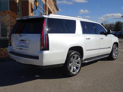 2017 Cadillac Escalade ESV Luxury