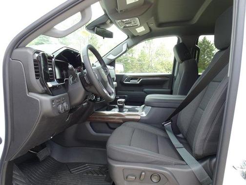 Summit White 2026 Chevrolet Silverado 1500 RST