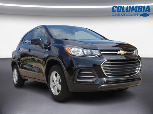 Mosaic Black Metallic 2022 Chevrolet Trax LS