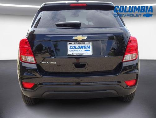 Mosaic Black Metallic 2022 Chevrolet Trax LS