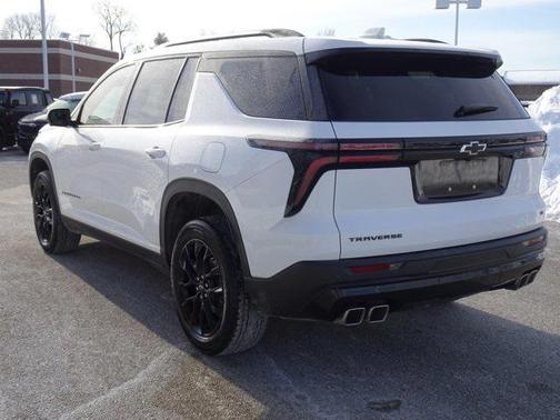 2024 Chevrolet Traverse LT