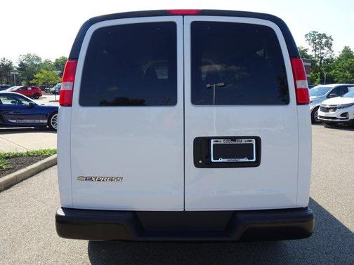 2024 Chevrolet Express 3500 LS