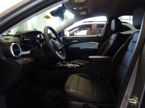 Sterling Gray Metallic 2026 Chevrolet Trax LT