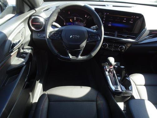 Sterling Gray Metallic 2026 Chevrolet Trax 2RS