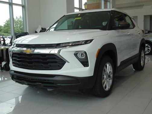 Summit White 2026 Chevrolet Trailblazer LS