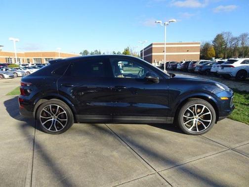 2022 Porsche Cayenne Cayenne