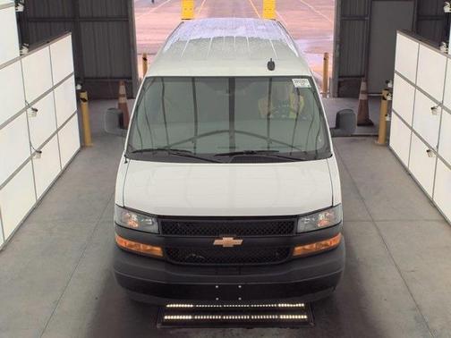 2024 Chevrolet Express 3500 LS