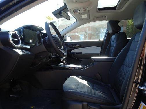 Mosaic Black Metallic 2026 Chevrolet Trax LT