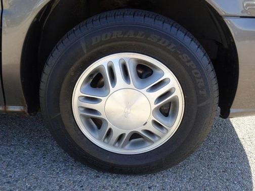 2004 Chevrolet Venture LS