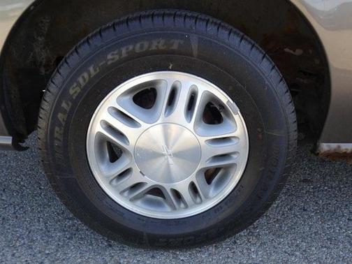 2004 Chevrolet Venture LS