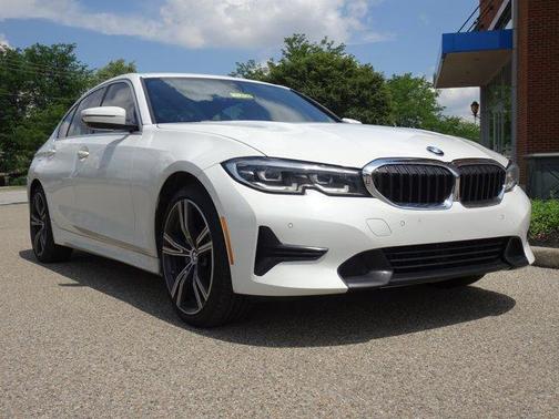 2019 BMW 330 i xDrive