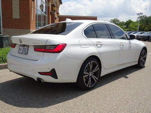 2019 BMW 330 i xDrive