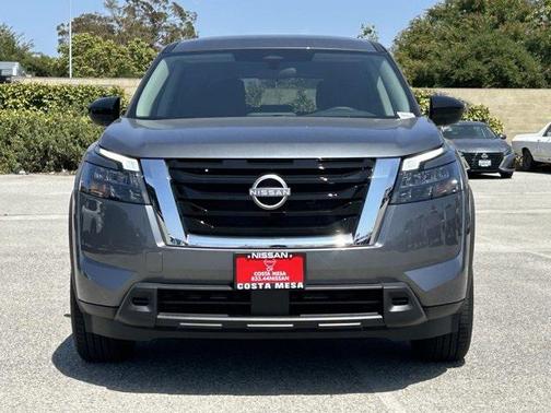 2025 Nissan Pathfinder S FWD