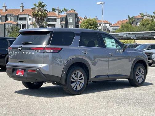 2025 Nissan Pathfinder S FWD