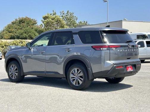2025 Nissan Pathfinder S FWD
