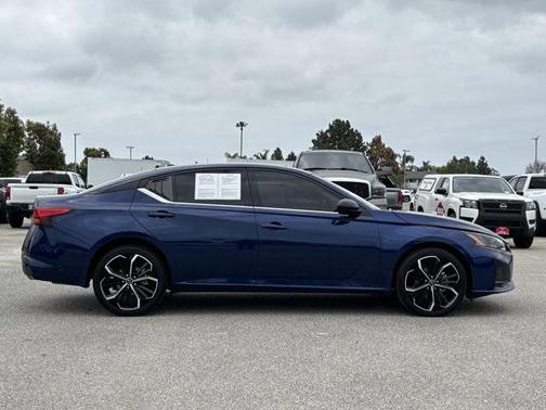 2023 Nissan Altima SR Intelligent AWD
